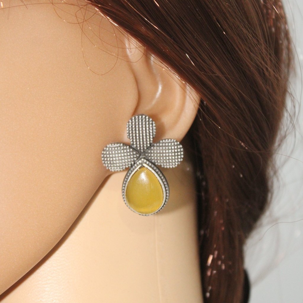 HALF FLOWER & DROP PATTERN STUD WITH STONE-YELLOW