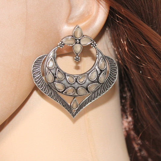 HEART & MOON PATTERN EARRINGS-BEIGE