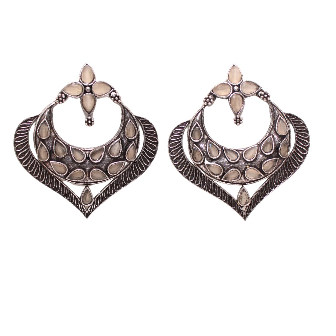 HEART & MOON PATTERN EARRINGS - BEIGE