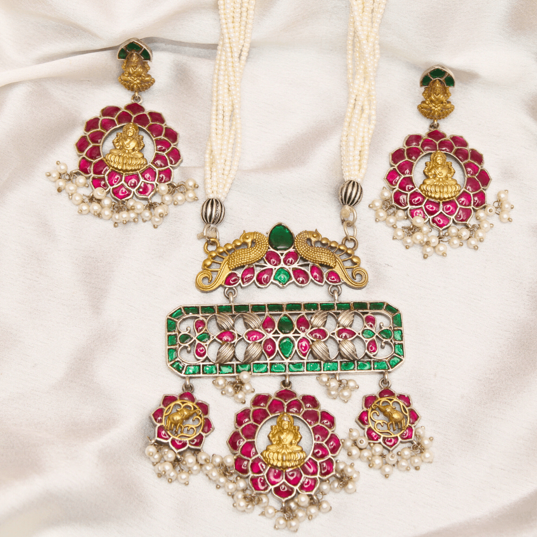 JADAU KUNDAN PURE LAKSHMI PENDANT SET - MAGENTA GREEN