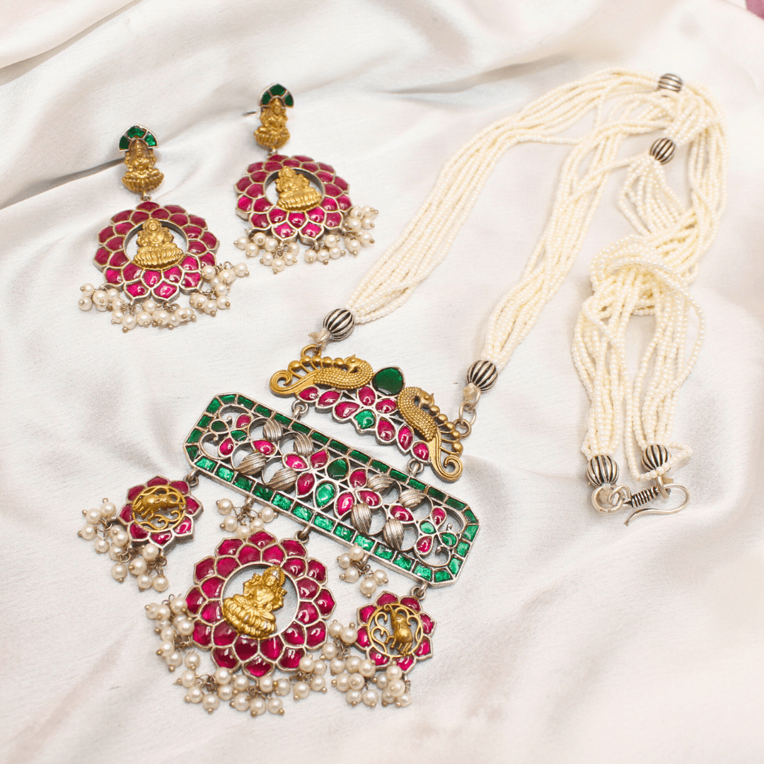 JADAU KUNDAN PURE LAKSHMI PENDANT SET - MAGENTA GREEN