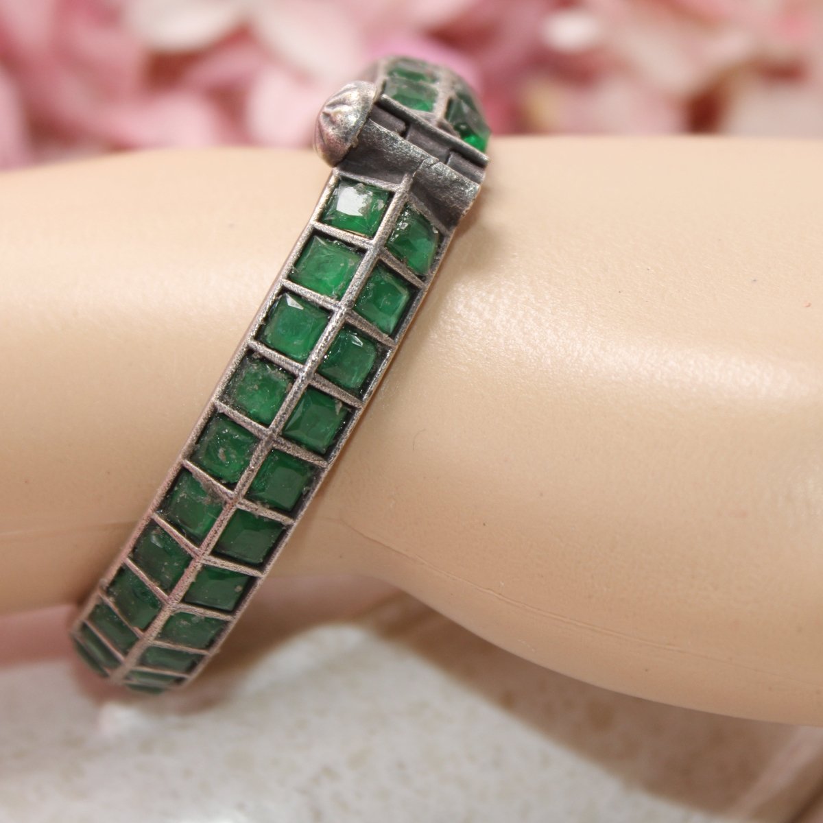 KAASHI - OXIDISED SILVER LOOK ALIKE KADA - GREEN