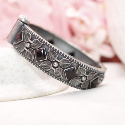KALI - OXIDISED SILVER LOOK ALIKE KADA - BLACK