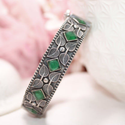 KALI - OXIDISED SILVER LOOK ALIKE KADA - GREEN