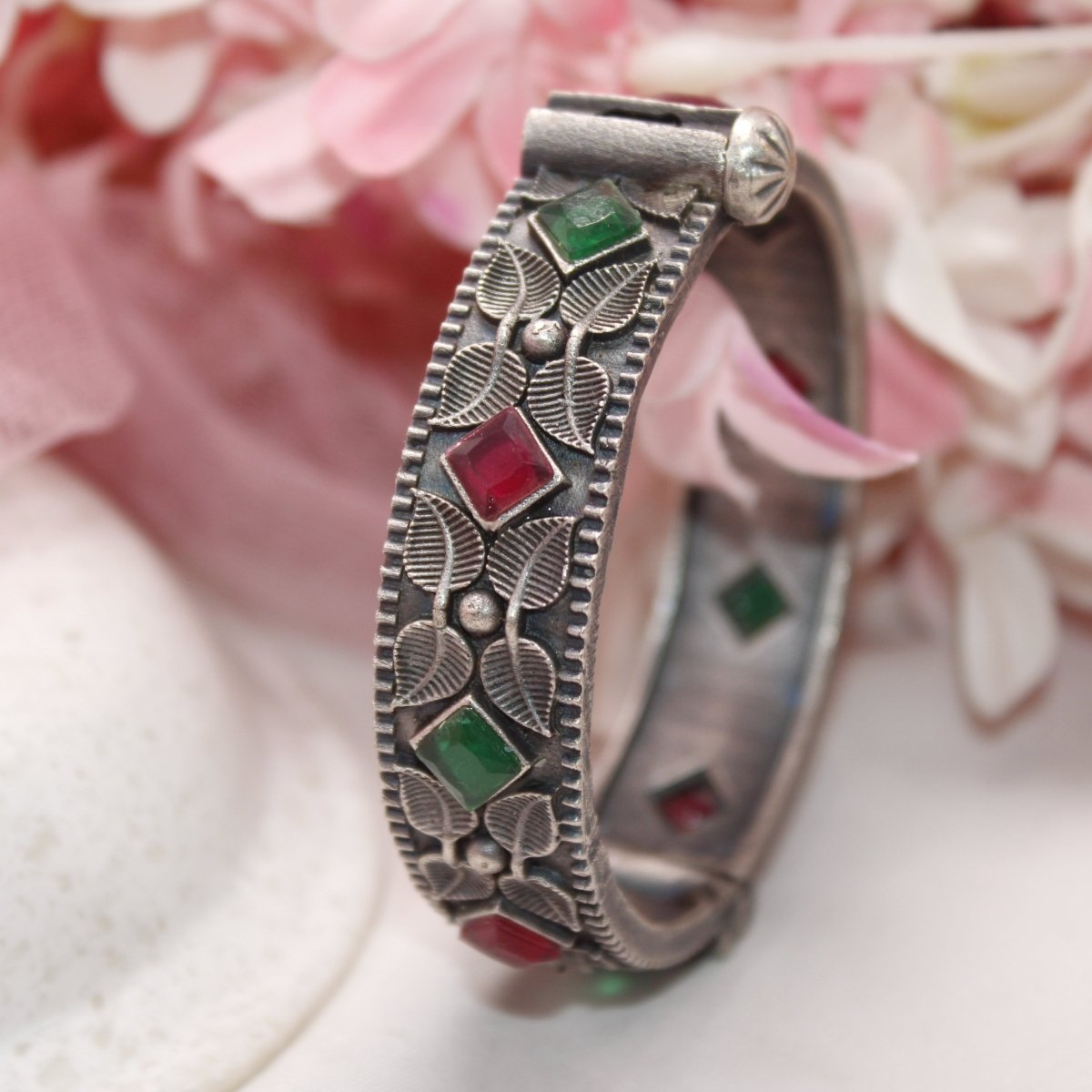 KALI - OXIDISED SILVER LOOK ALIKE KADA - RED & GREEN