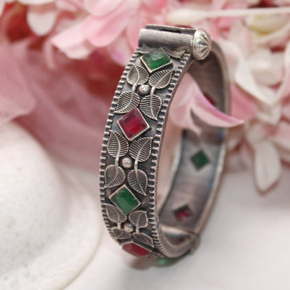 KALI - OXIDISED SILVER LOOK ALIKE KADA - RED & GREEN