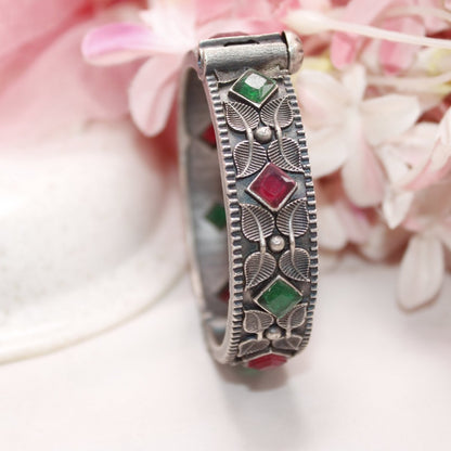 KALI - OXIDISED SILVER LOOK ALIKE KADA - RED & GREEN