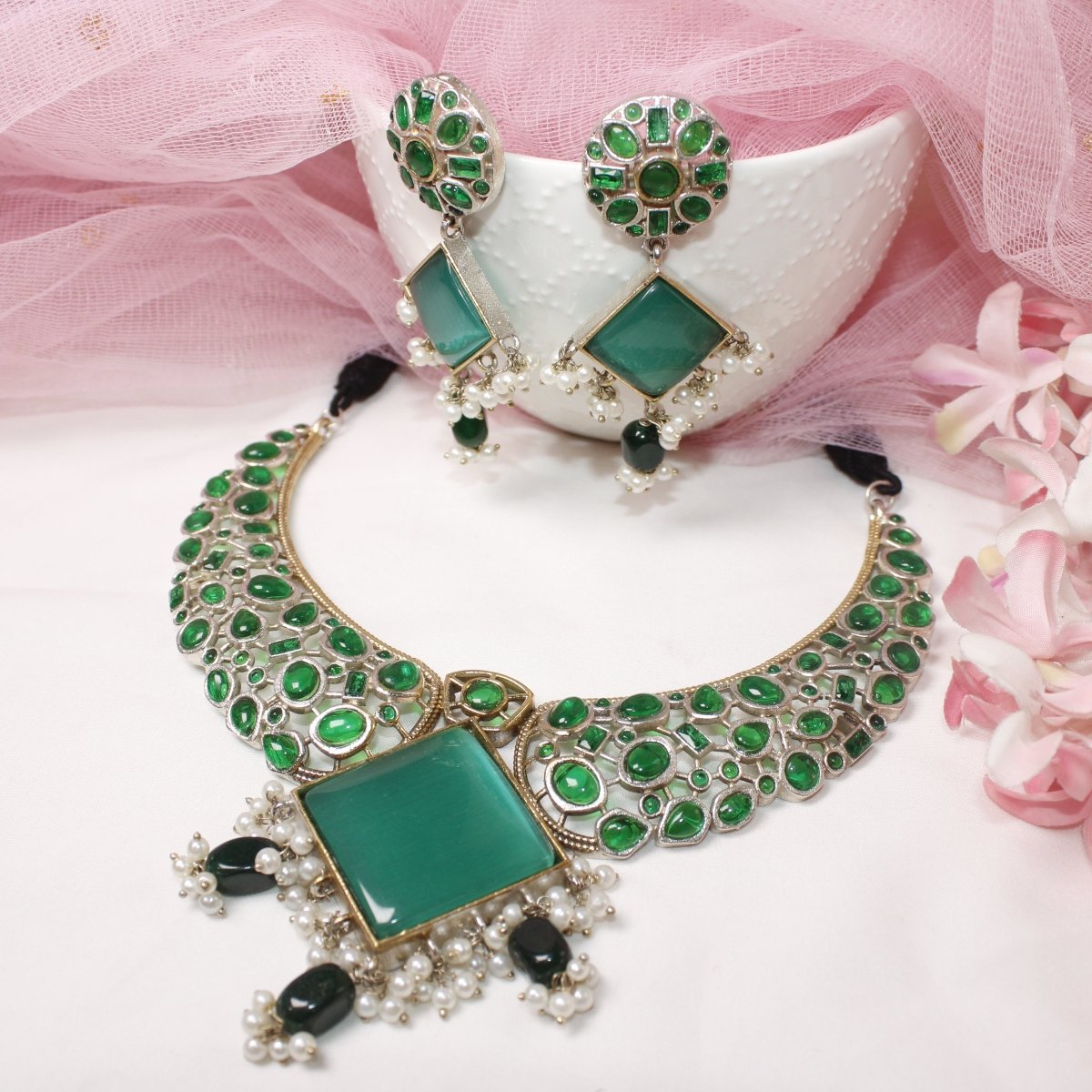 KANAK DUAL - TONE NECKLACE - GREEN