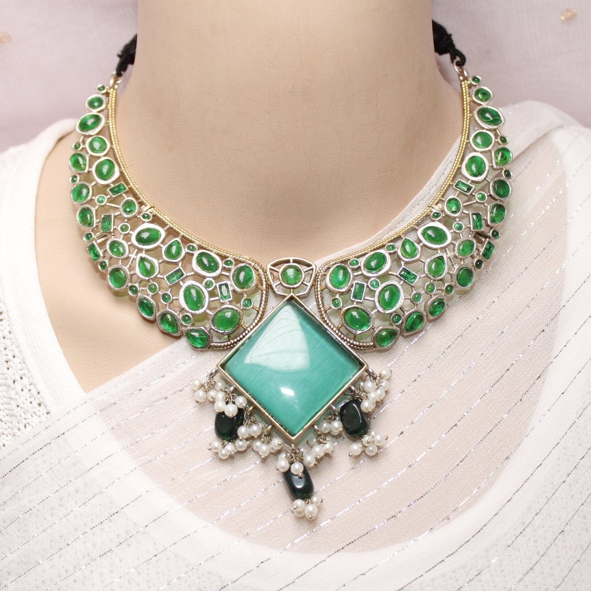 KANAK DUAL - TONE NECKLACE - GREEN