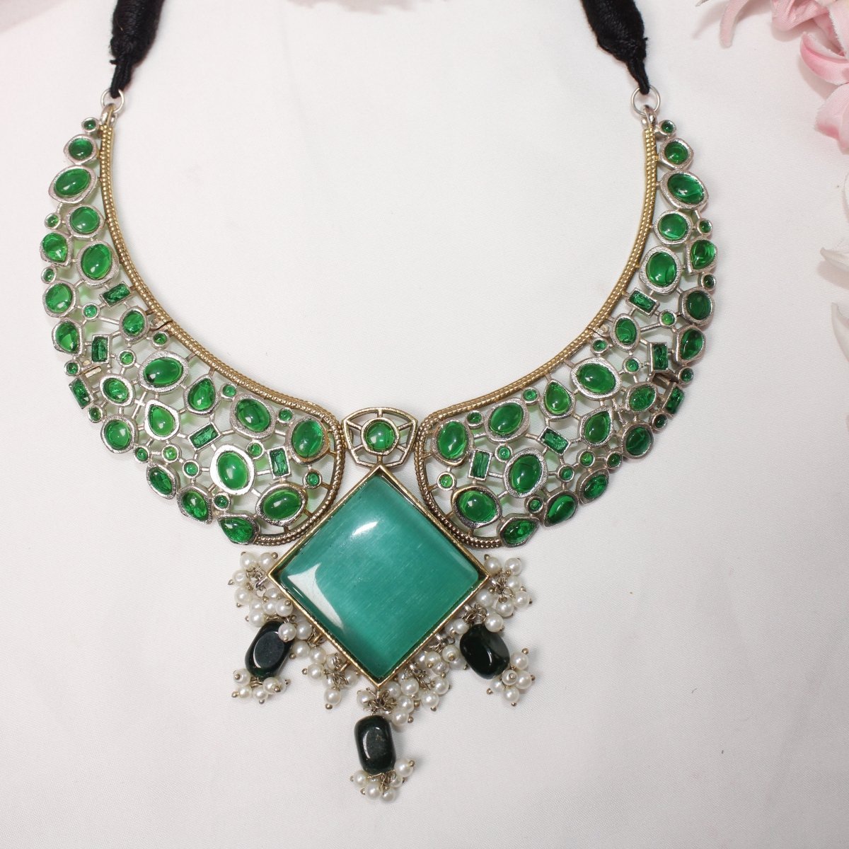 KANAK DUAL - TONE NECKLACE - GREEN