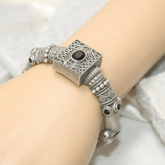 KARIGARI - ANTIQUE OXIDISED KADA - BLACK