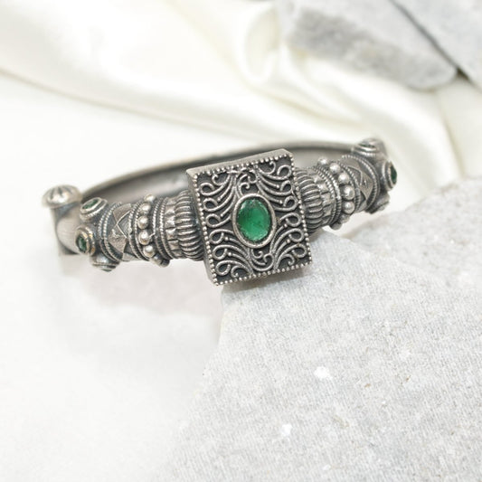 KARIGARI - ANTIQUE OXIDISED KADA - GREEN