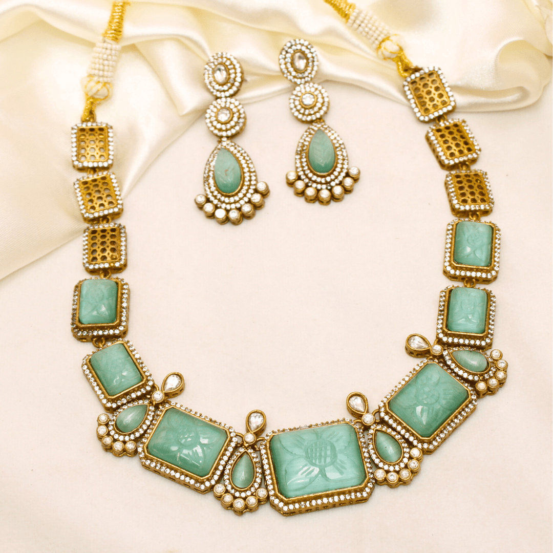 KASHVA NECKLACE SET