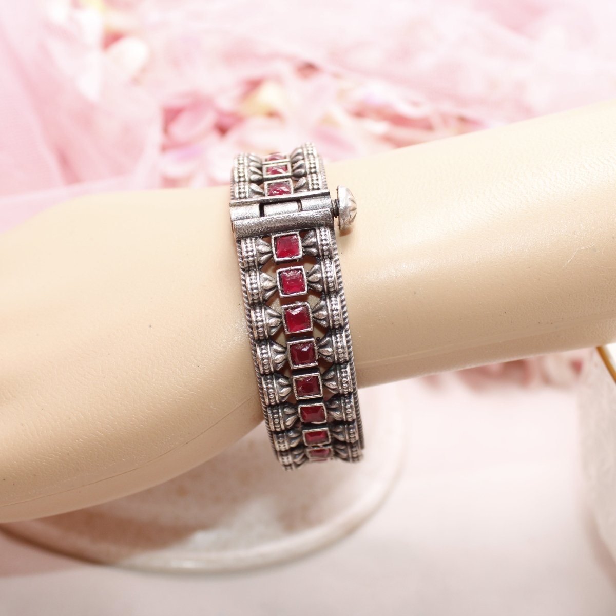 KASTURI - OXIDISED SILVER LOOK ALIKE KADA - RED