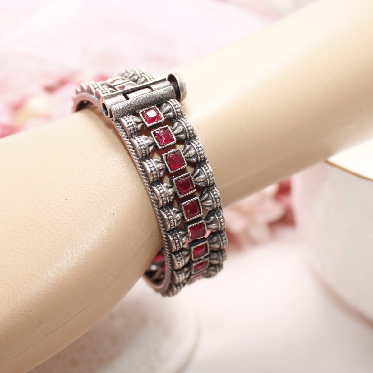 KASTURI - OXIDISED SILVER LOOK ALIKE KADA - RED
