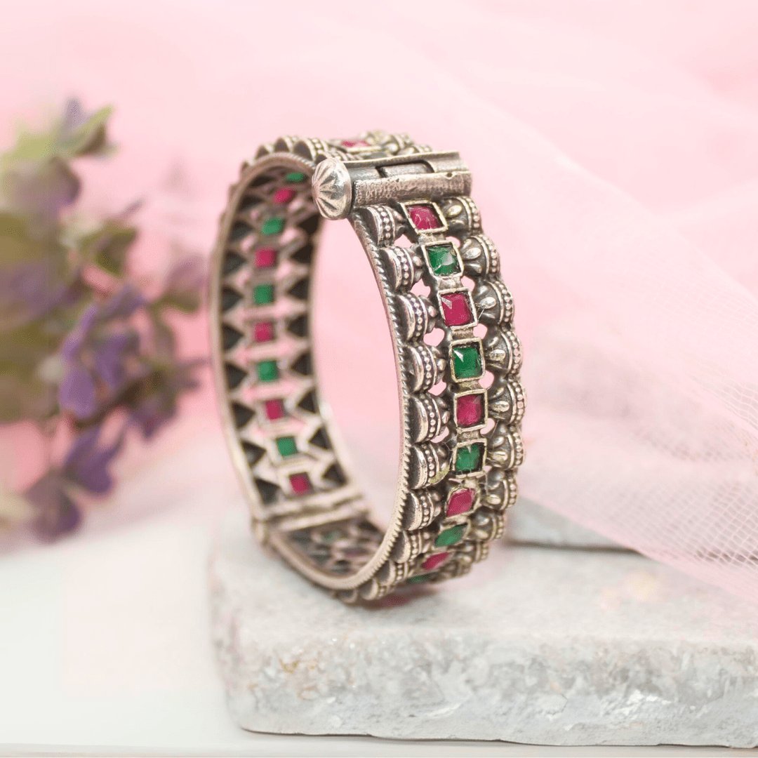 KASTURI-OXIDISED SILVER LOOK ALIKE KADA-RED & GREEN