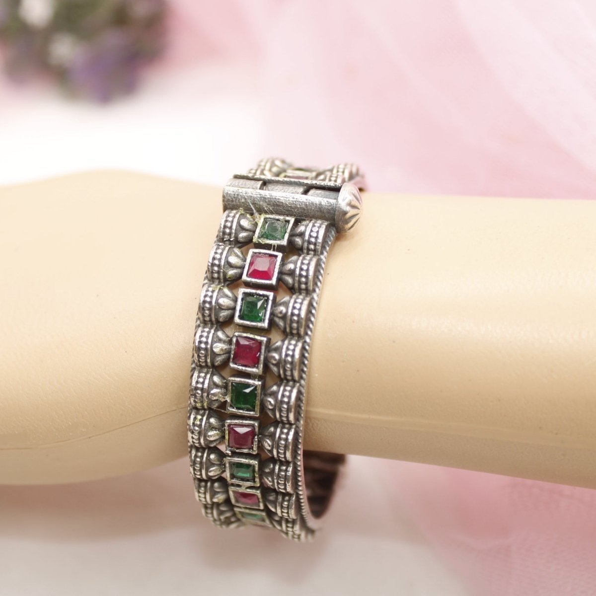 KASTURI-OXIDISED SILVER LOOK ALIKE KADA-RED & GREEN