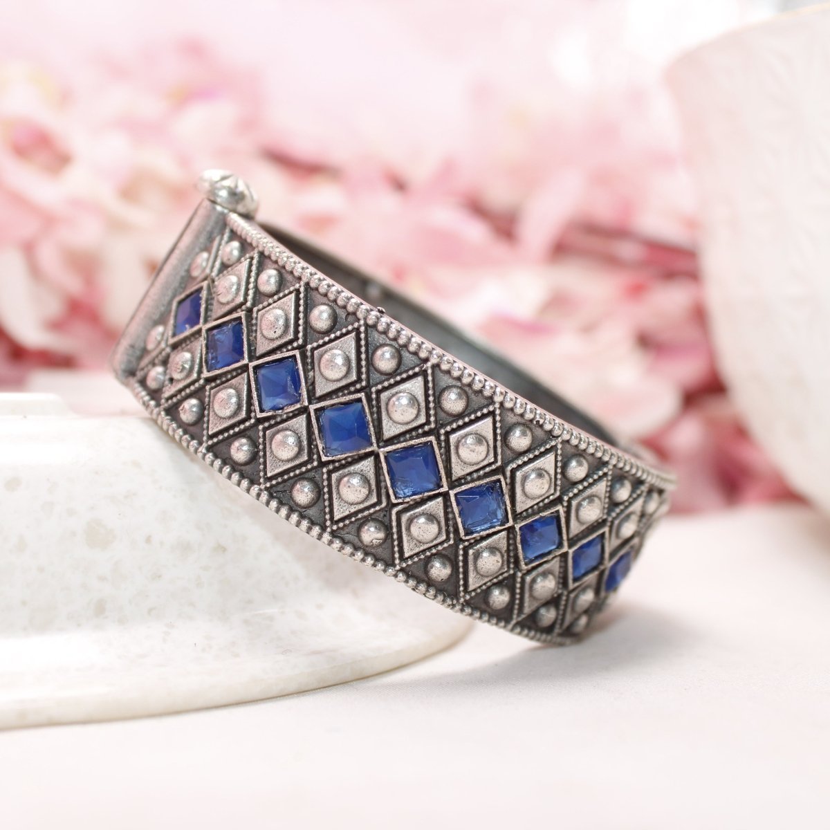 KAVERI-OXIDISED SILVER LOOK ALIKE KADA-BLUE