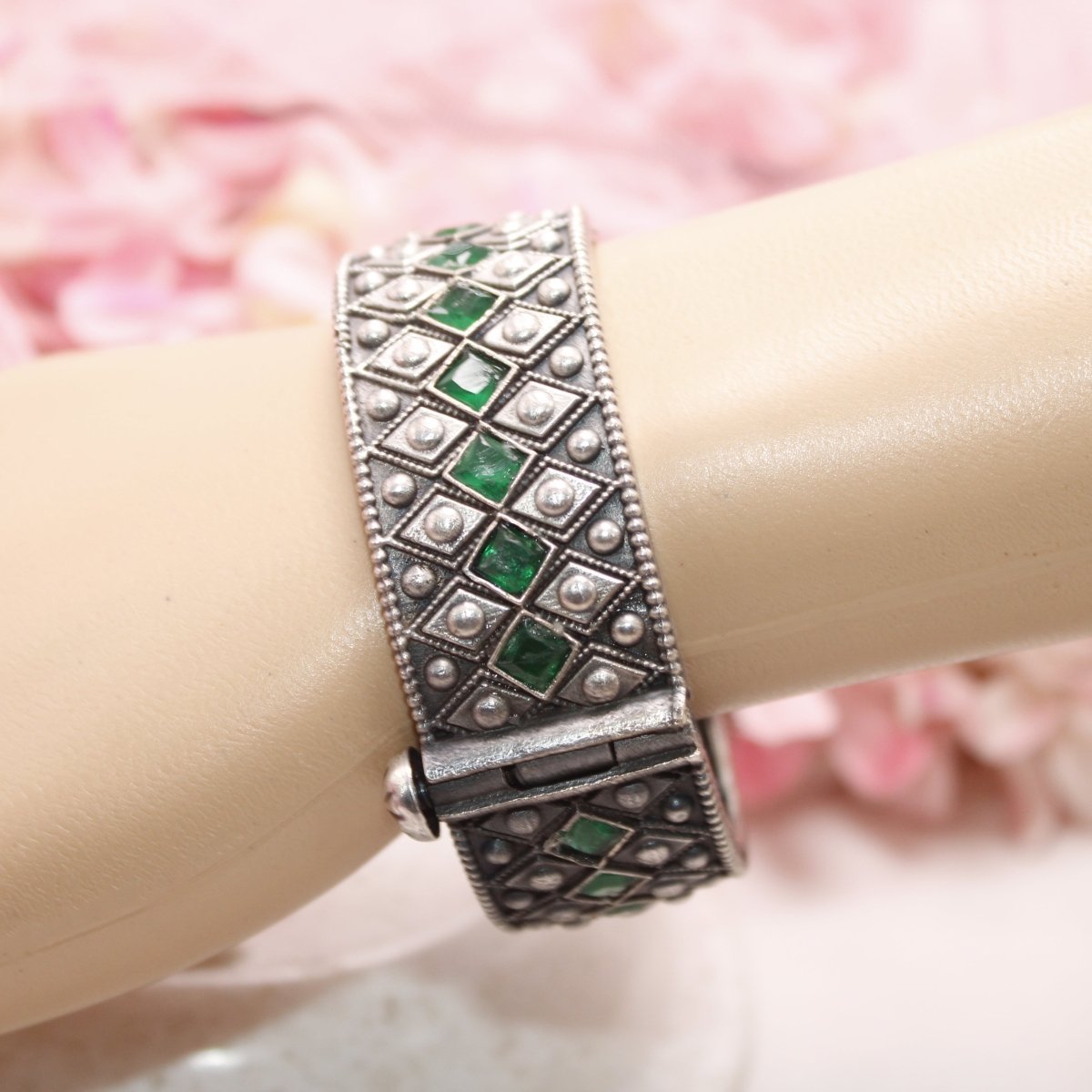 KAVERI-OXIDISED SILVER LOOK ALIKE KADA-GREEN
