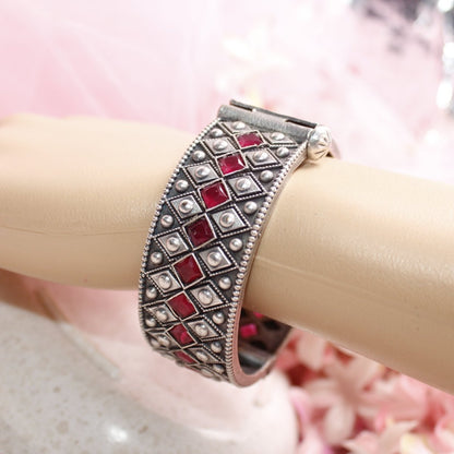 KAVERI-OXIDISED SILVER LOOK ALIKE KADA-RED