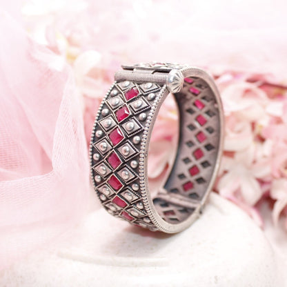 KAVERI-OXIDISED SILVER LOOK ALIKE KADA-RED