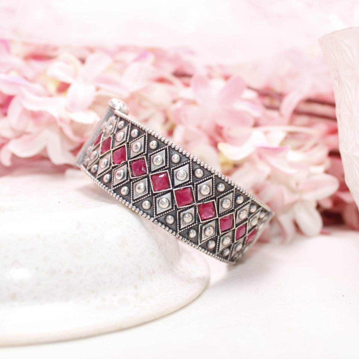 KAVERI - OXIDISED SILVER LOOK ALIKE KADA - RED