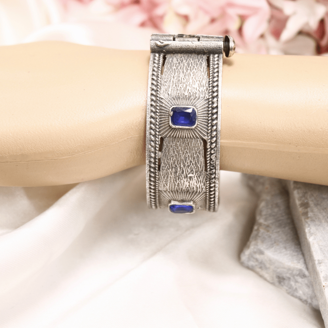 KIA - ANTIQUE SILVER LOOK ALIKE KADA - BLUE