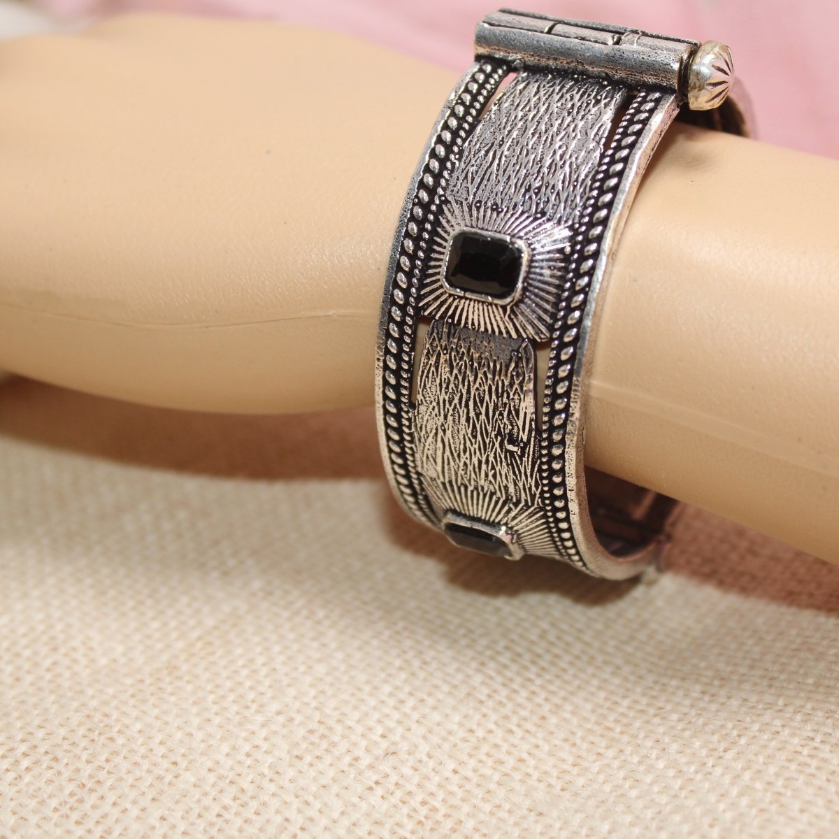 KIA - OXIDISED SILVER LOOK ALIKE KADA - BLACK