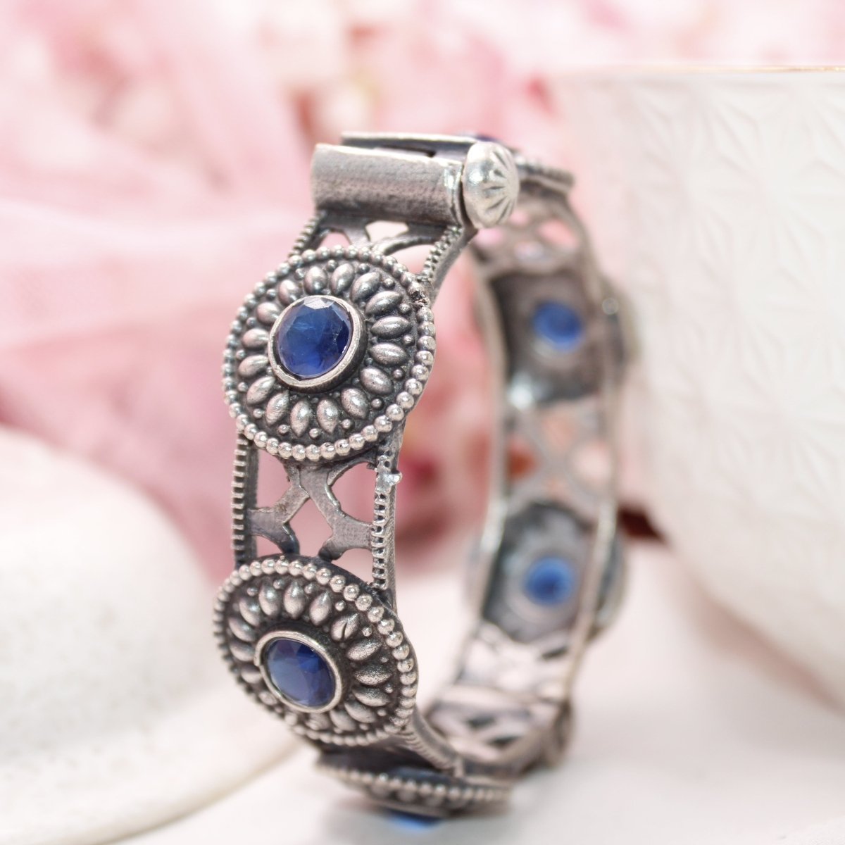 KISHA-OXIDISED SILVER LOOK ALIKE KADA-BLUE