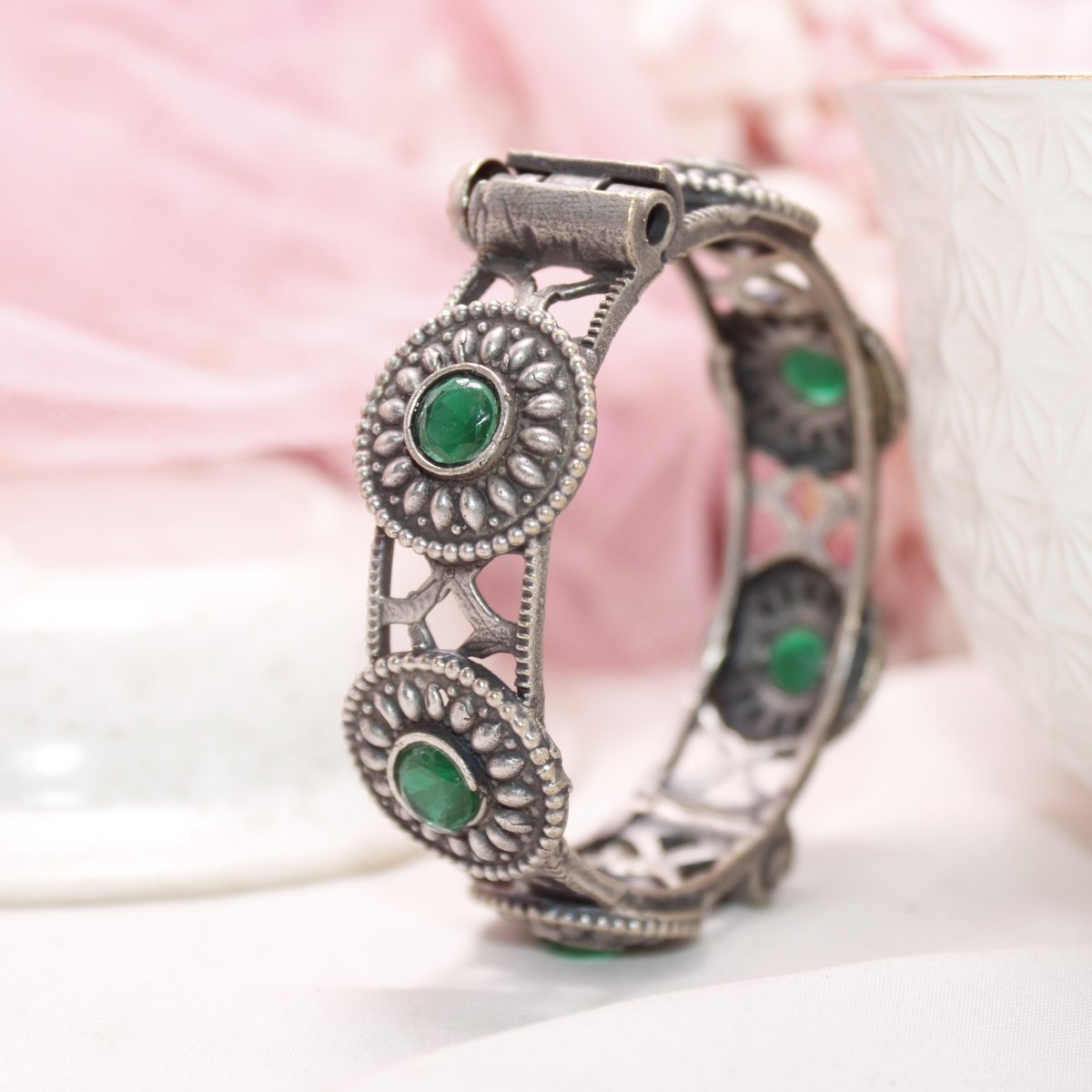 KISHA - OXIDISED SILVER LOOK ALIKE KADA - GREEN