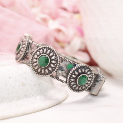 KISHA - OXIDISED SILVER LOOK ALIKE KADA - GREEN