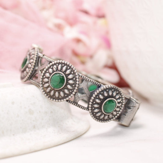 KISHA - OXIDISED SILVER LOOK ALIKE KADA - GREEN