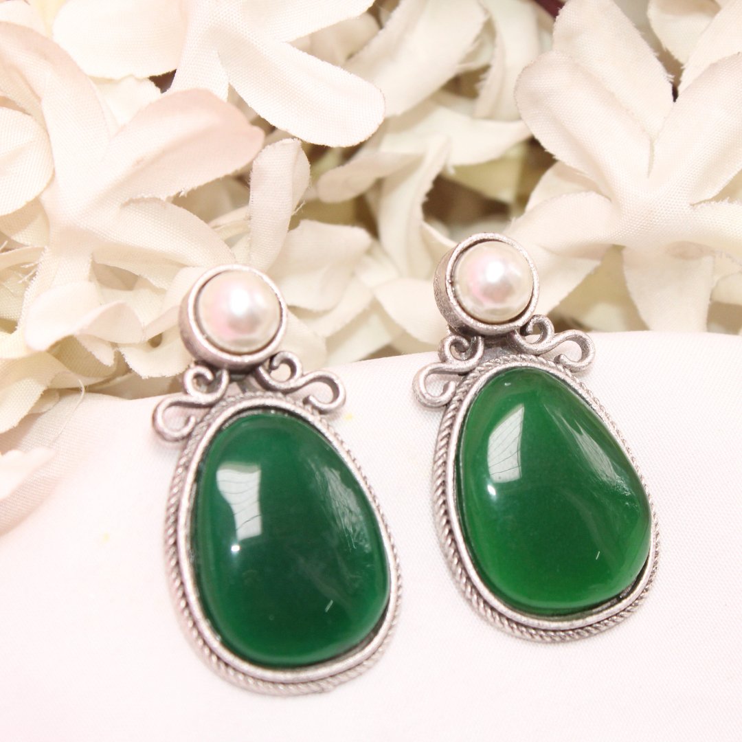 KIYA MONALISA STONE STUD - GREEN & WHITE
