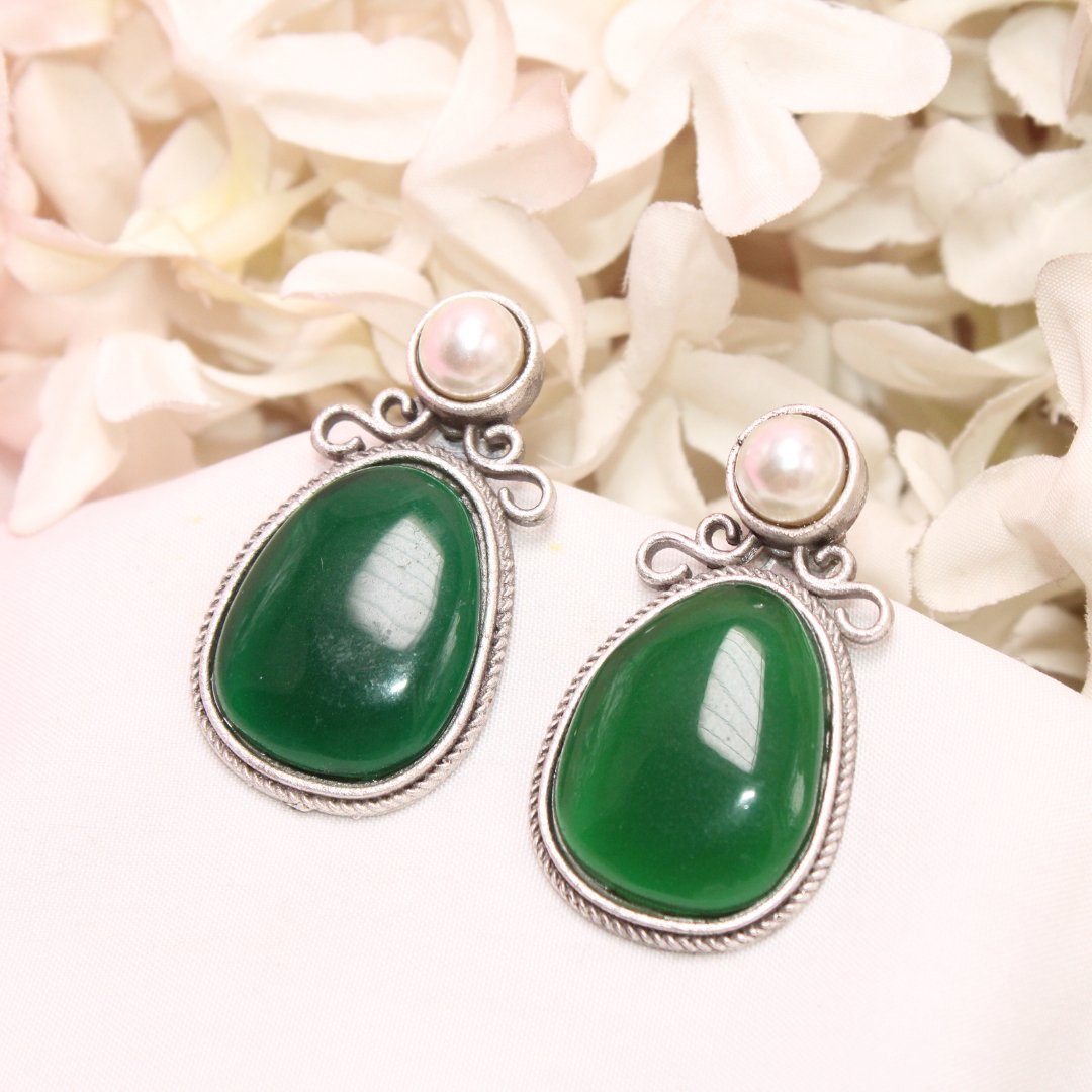 KIYA MONALISA STONE STUD - GREEN & WHITE