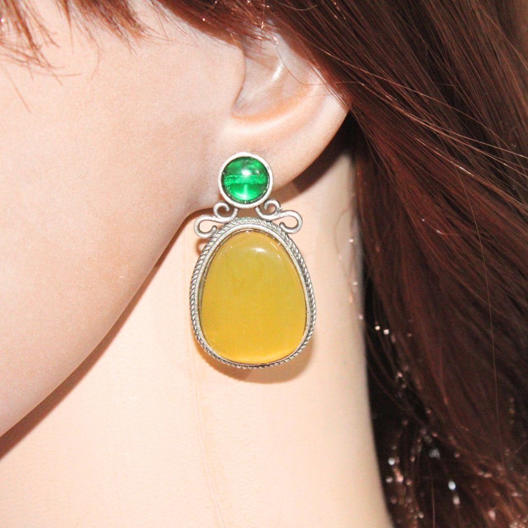 KIYA MONALISA STONE STUD-YELLOW & GREEN
