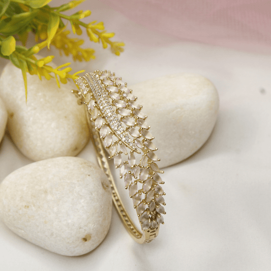 LEAF DESIGN PINK STONE KADA