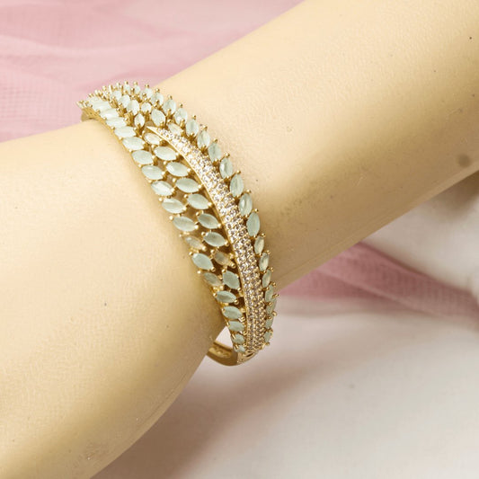 Leaf Design Zircon Kada – Mint Gre