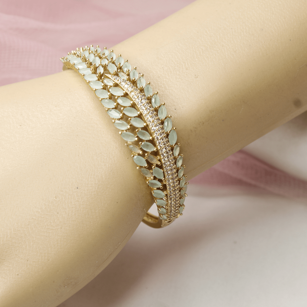 Leaf Design Zircon Kada – Mint Gre