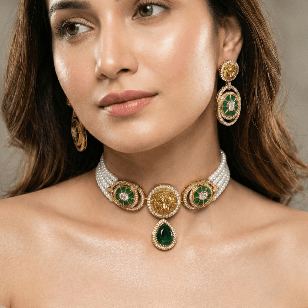 Lion Motif Emerald & Pearl Choker Set