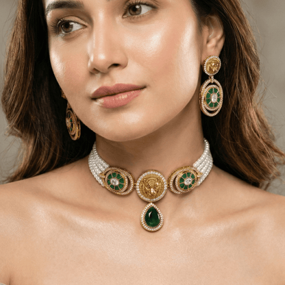 Lion Motif Emerald & Pearl Choker Set