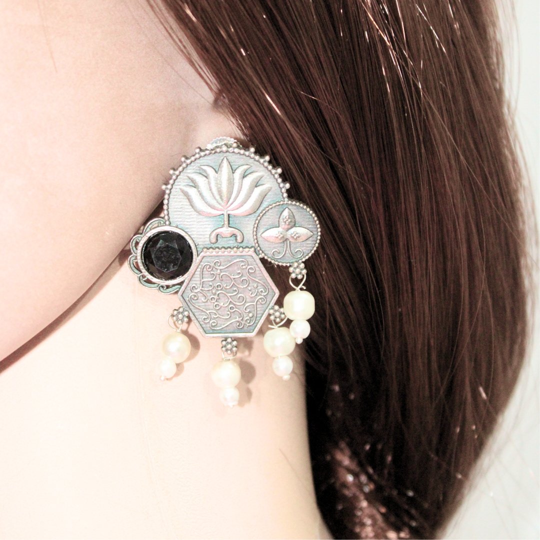 LOTUS FUSION EARRINGS - BLACK