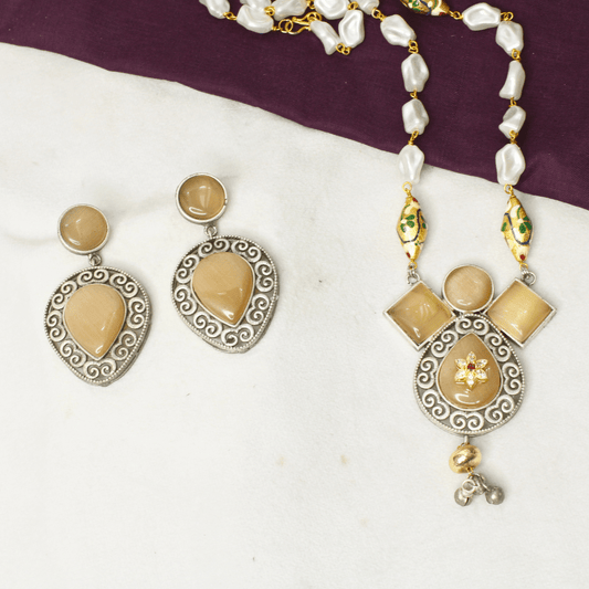 MEENAKARI BEIGE STONE NECKLACE SET WITH PEARLS – HANDCRAFTED ETHNIC JEWELRY