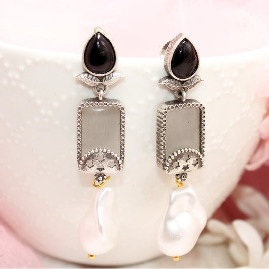MONALISA STONE DANGLER-BLACK & GREY