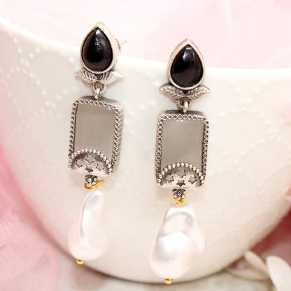 MONALISA STONE DANGLER - BLACK & GREY