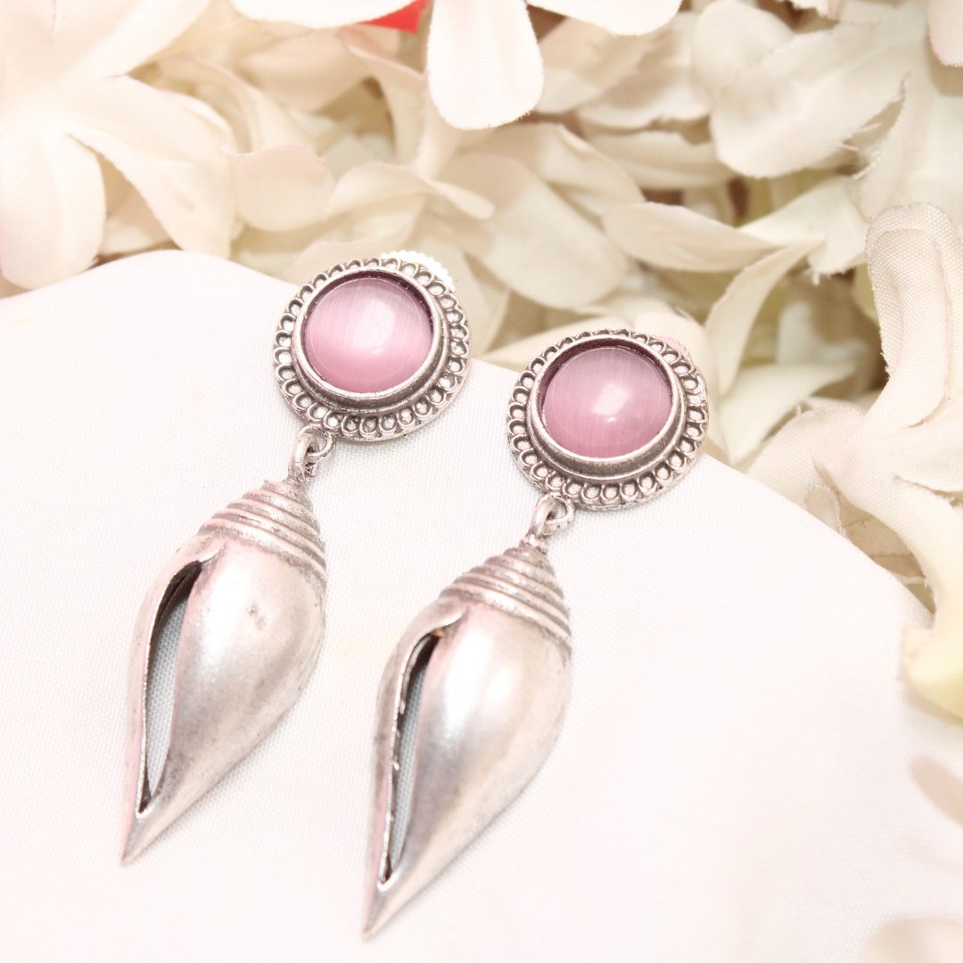 MONALISA STONE SHANKH DROPS EARRINGS - PINK