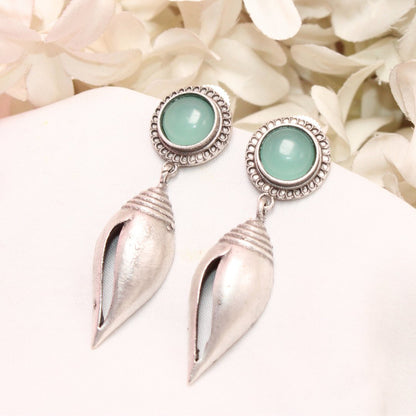 MONALISA STONE SHANKH DROPS EARRINGS-TURQUOISE