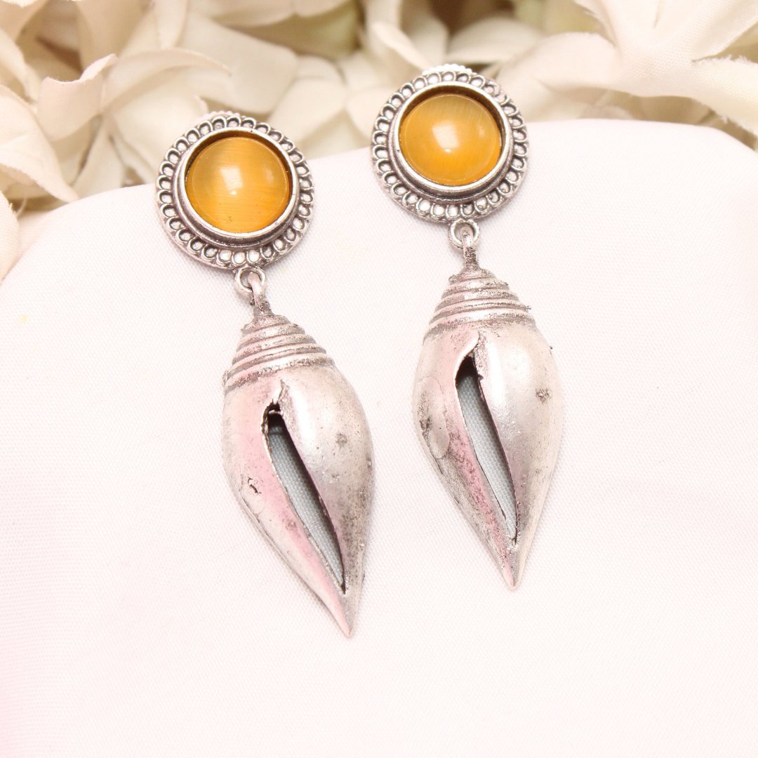 MONALISA STONE SHANKH DROPS EARRINGS-YELLOW