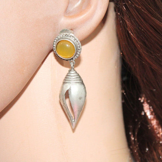 MONALISA STONE SHANKH DROPS EARRINGS - YELLOW