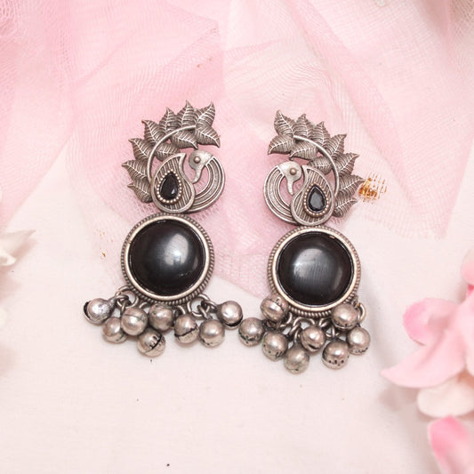 MOR GHUNGROO WITH MONALISA STONE EARRINGS - BLACK