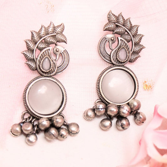 MOR GHUNGROO WITH MONALISA STONE EARRINGS - GREY